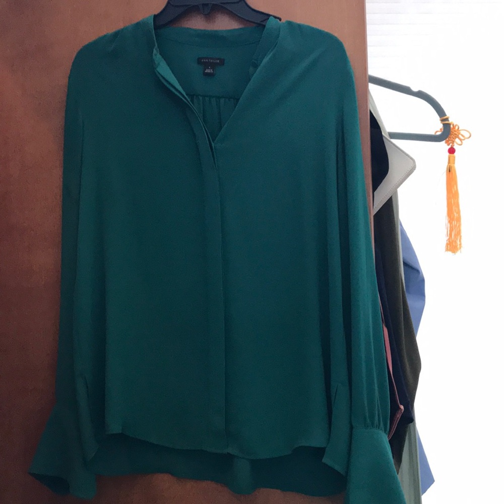 Ann Taylor green blouse